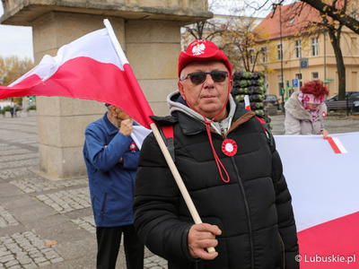 Uczestnik Marszu Niepodległości w Zielonej Górze