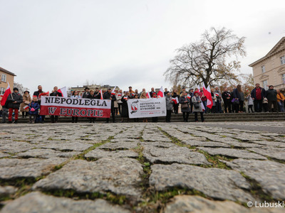 Uczestnicy Marszu Niepodległości w Zielonej Górze