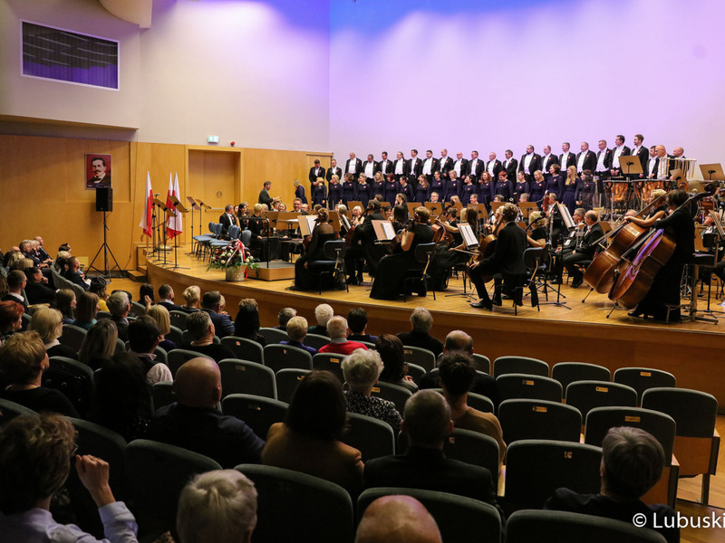 Koncert w Filharmonii Zielonogórskiej zorganizowany z okazji obchodów Święta Niepodległości