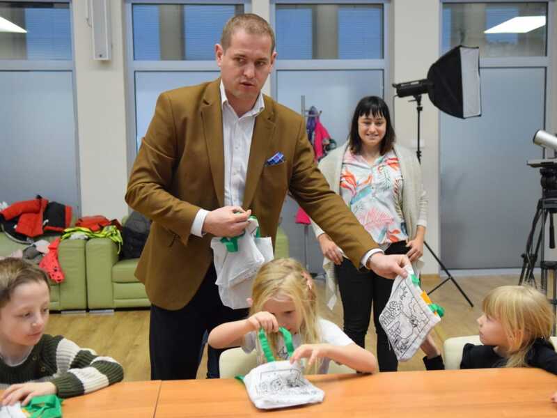 Przedszkolaki w sali prasowej