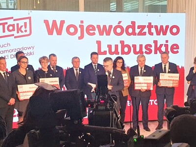 22 listopada 2022 r. Konferencja prasowa Ruchu Samorządowego TAK! Dla Polski - „Budżety przetrwania” 