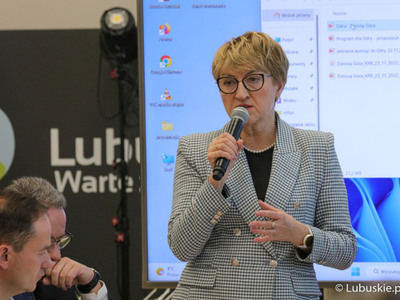 Marszałek Elżbieta Anna Polak na spotkaniu zespołu do spraw rewitalizacji Odry
