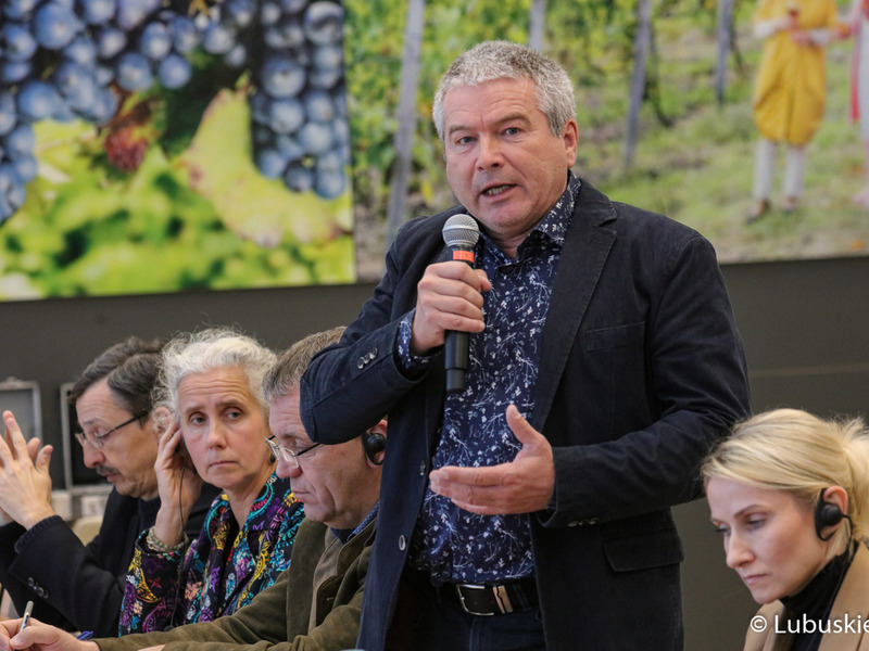 Uczestnicy spotkania zespołu do spraw rewitalizacji Odry
