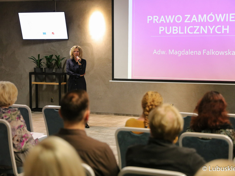 Uczestnicy szkolenia dla beneficjentów programów Interreg. Na zdjęciu adw. Magdalena Falkowska.