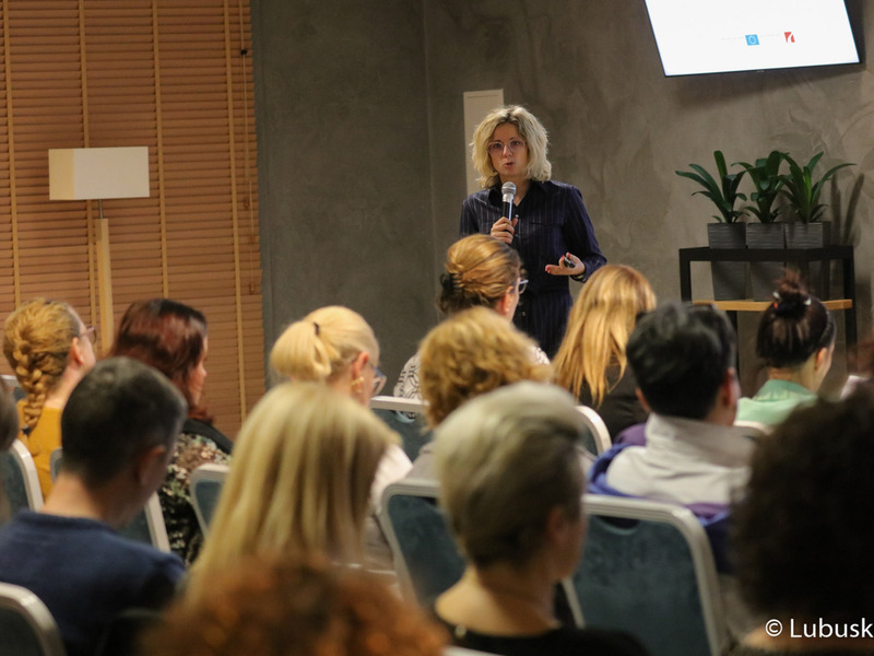 Uczestnicy szkolenia dla beneficjentów programów Interreg. Na zdjęciu adw. Magdalena Falkowska.