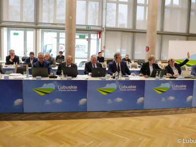 Radni podczas XLVIII zwyczajnej sesji Sejmiku Województwa Lubuskiego.