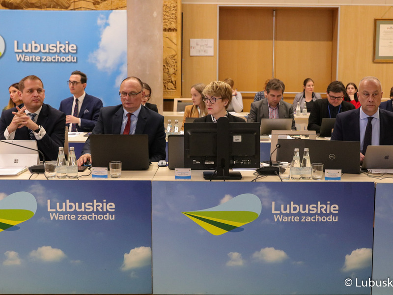 Członkowie zarządu woj. lubuskiego podczas XLVIII zwyczajnej sesji Sejmiku Województwa Lubuskiego.