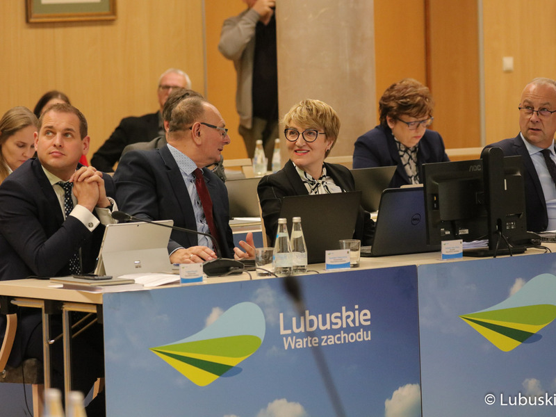 Członkowie zarządu woj. lubuskiego podczas XLVIII zwyczajnej sesji Sejmiku Województwa Lubuskiego.