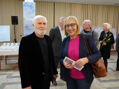 2 grudnia 2022 r. w Galerii Biblioteki Norwida w Zielonej Górze otwarto wystawę „Ku innej przestrzeni” z okazji 55 lat życia i twórczości Adama Bagińskiego w Winnym Grodzie. Pochodzący z Torunia artysta, który w  2019 roku odebrał z rąk marszałek Elżbiety Anny Polak tytuł „Honorowego Obywatela Województwa Lubuskiego”, prezentuje na wystawie najnowsze obrazy olejne i akwarele. 