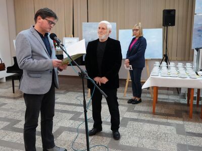 2 grudnia 2022 r. w Galerii Biblioteki Norwida w Zielonej Górze otwarto wystawę „Ku innej przestrzeni” z okazji 55 lat życia i twórczości Adama Bagińskiego w Winnym Grodzie. Pochodzący z Torunia artysta, który w  2019 roku odebrał z rąk marszałek Elżbiety Anny Polak tytuł „Honorowego Obywatela Województwa Lubuskiego”, prezentuje na wystawie najnowsze obrazy olejne i akwarele. 