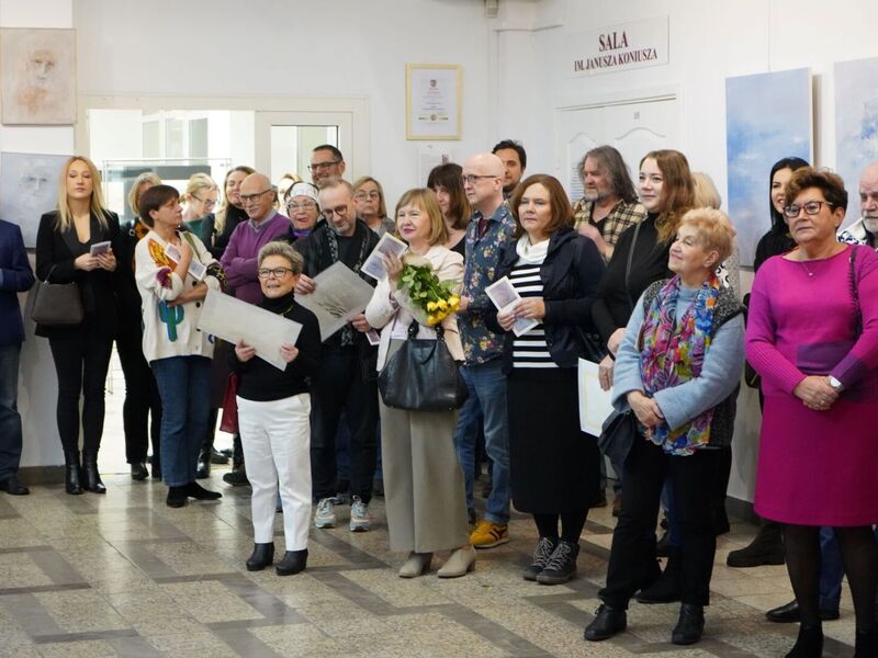 2 grudnia 2022 r. w Galerii Biblioteki Norwida w Zielonej Górze otwarto wystawę „Ku innej przestrzeni” z okazji 55 lat życia i twórczości Adama Bagińskiego w Winnym Grodzie. Pochodzący z Torunia artysta, który w  2019 roku odebrał z rąk marszałek Elżbiety Anny Polak tytuł „Honorowego Obywatela Województwa Lubuskiego”, prezentuje na wystawie najnowsze obrazy olejne i akwarele.
