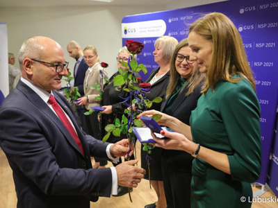 Urząd Statystyczny w Zielonej Górze świętował swoje 60-lecie istnienia w Zielonogórskiej Palmiarni. Uroczystość zakończyła się wręczeniem odznaczeń dla najbardziej zasłużonych pracowników Urzędu Statystycznego w Zielonej Górze.
