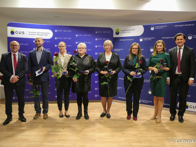 Urząd Statystyczny w Zielonej Górze świętował swoje 60-lecie istnienia w Zielonogórskiej Palmiarni. Uroczystość zakończyła się wręczeniem odznaczeń dla najbardziej zasłużonych pracowników Urzędu Statystycznego w Zielonej Górze.
