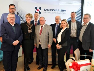 W piątek, 9 grudnia 2022 r., marszałek Elżbieta Anna Polak spotkała się z przedsiębiorcami z Zachodniej Izby Przemysłowo-Handlowej w Gorzowie. Rozmowy dotyczyły m.in. sytuacji gospodarczej województwa.