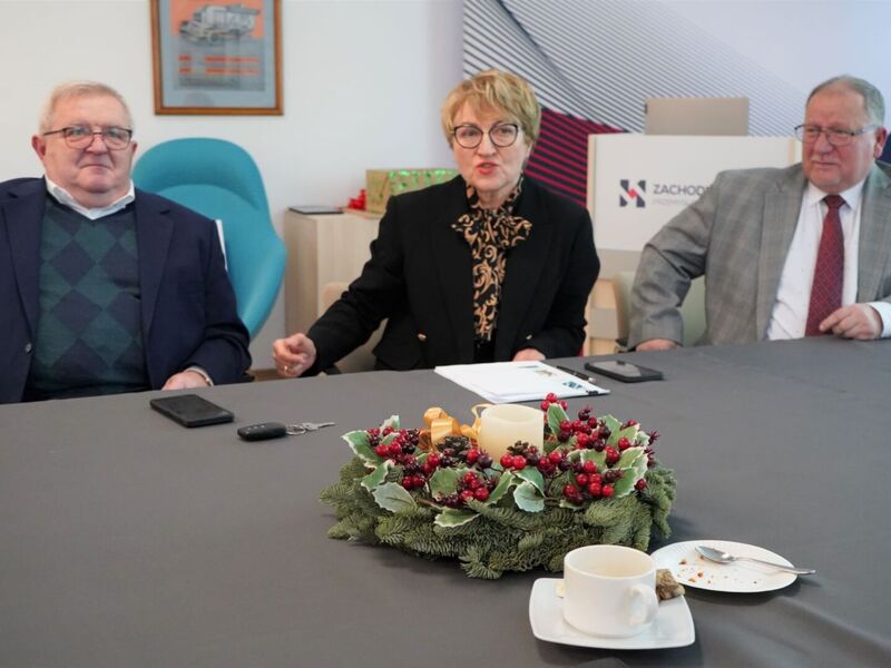 W piątek, 9 grudnia 2022 r., marszałek Elżbieta Anna Polak spotkała się z przedsiębiorcami z Zachodniej Izby Przemysłowo-Handlowej w Gorzowie. Rozmowy dotyczyły m.in. sytuacji gospodarczej województwa.
