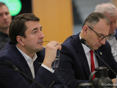 Uczestnicy obrad na temat ochrony zdrowia w Sali Kolumnowej Urzędu Marszałkowskiego Województwa Lubuskiego w Zielonej Górze 