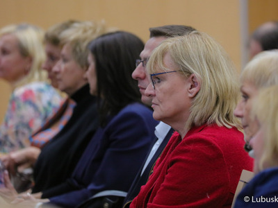 Uczestnicy obrad na temat ochrony zdrowia w Sali Kolumnowej Urzędu Marszałkowskiego Województwa Lubuskiego w Zielonej Górze 