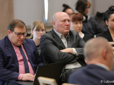 Uczestnicy obrad na temat ochrony zdrowia w Sali Kolumnowej Urzędu Marszałkowskiego Województwa Lubuskiego w Zielonej Górze 