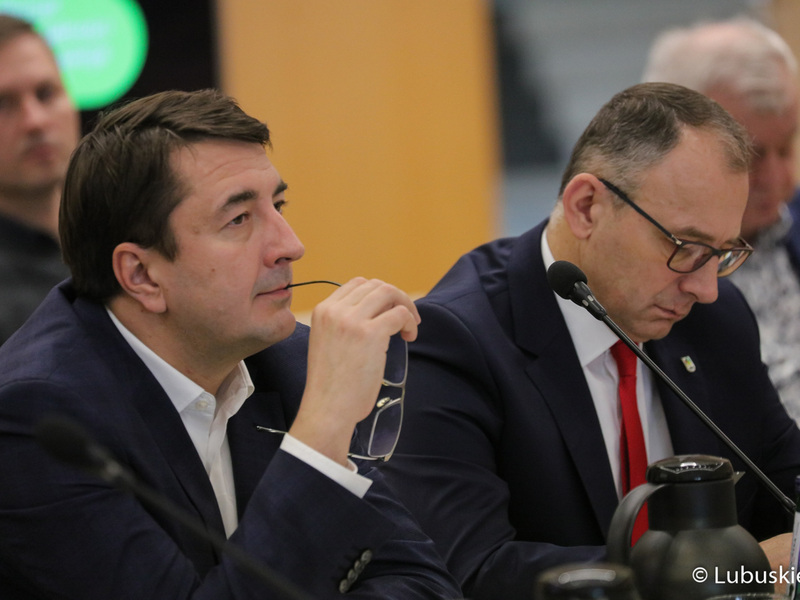 Uczestnicy obrad na temat ochrony zdrowia w Sali Kolumnowej Urzędu Marszałkowskiego Województwa Lubuskiego w Zielonej Górze