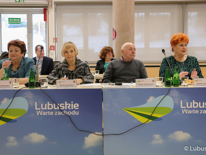 Uczestnicy obrad VI sesji Lubuskiego Sejmiku Seniorów