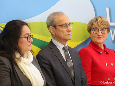 Uczestnicy noworocznej konferencji prasowej w Urzędzie Marszałkowskim Województwa Lubuskiego w Zielonej Górze dot. planów i priorytetów na 2023 r. 