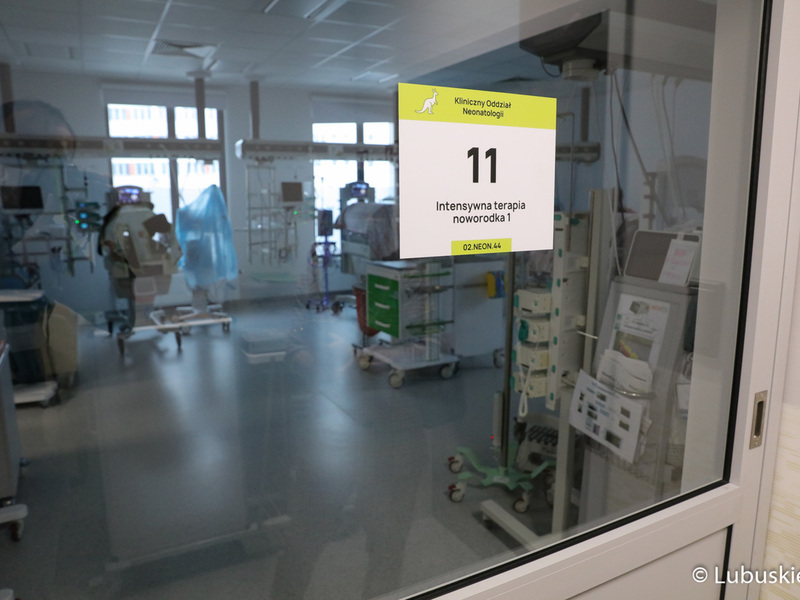 Wnętrze Centrum Zdrowia Matki i Dziecka w Zielonej Górze. Inwestycja była możliwa dzięki funduszom Unii Europejskiej.