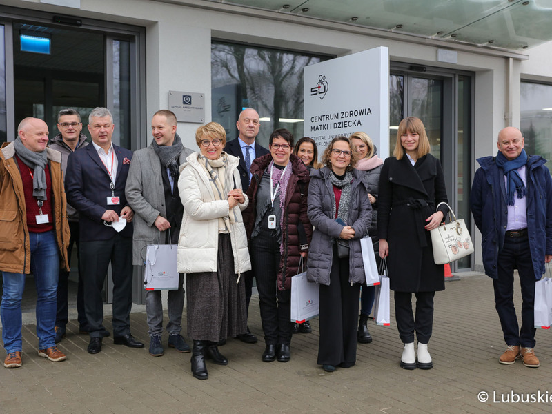 Przedstawiciele Komisji Europejskiej odwiedzili Centrum Zdrowia Matki i Dziecka, które zostało zrealizowane dzięki funduszom Unii Europejskiej
