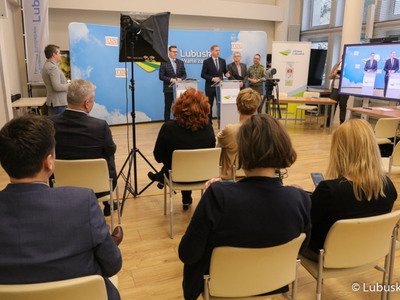 Uczestnicy konferencji prasowej dot. przekazywania 1,5 proc. dla organizacji z województwa lubuskiego
