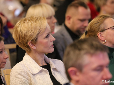 Uczestnicy konferencji z okazji Światowego Dnia Walki z Rakiem w Urzędzie Marszałkowskim Województwa Lubuskiego w Zielonej Górze