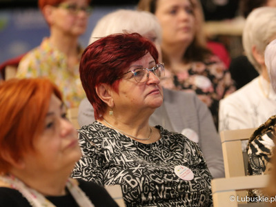 Uczestnicy konferencji z okazji Światowego Dnia Walki z Rakiem w Urzędzie Marszałkowskim Województwa Lubuskiego w Zielonej Górze