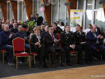 Marszałek Województwa Lubuskiego Elżbieta Anna Polak  (w pierwszym rzędzie) podczas Konferencji Oddziału Wojewódzkiego Związku OSP RP Województwa Lubuskiego