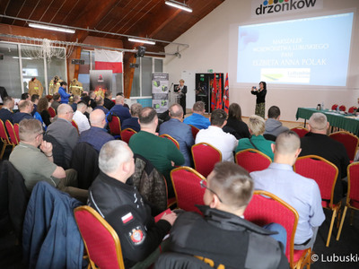 Marszałek Województwa Lubuskiego Elżbieta Anna Polak przemawia podczas Konferencji Oddziału Wojewódzkiego Związku OSP RP Województwa Lubuskiego