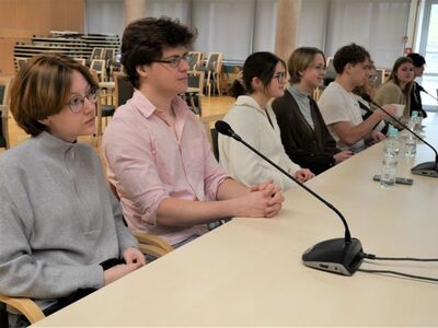 18 lutego 2023 r. Debata z cyklu „Rozmowy przy okrągłym stole o Bezpiecznej Szkole”, na którą zaprosiły Fundacja GrowSPACE we współpracy z Regionalnym Przedstawicielstwem Komisji Europejskiej w Polsce - w Sali Kolumnowej Urzędu Marszałkowskiego Województwa Lubuskiego w Zielonej Górze.