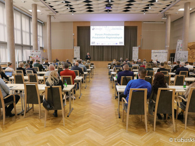 Uczestnicy Forum Producentów Produktów Regionalnych w Sali Kolumnowej Urzędu Marszałkowskiego Województwa Lubuskiego w Zielonej Górze 