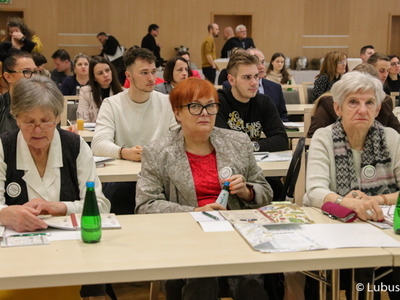 Uczestnicy Forum Producentów Produktów Regionalnych w Sali Kolumnowej Urzędu Marszałkowskiego Województwa Lubuskiego w Zielonej Górze 