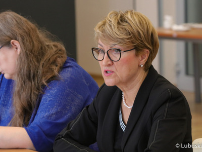 Marszałek Elżbieta Anna Polak na obradach Wojewódzkiej Rady Kobiet w Urzędzie Marszałkowskim Województwa Lubuskiego w Zielonej Górze