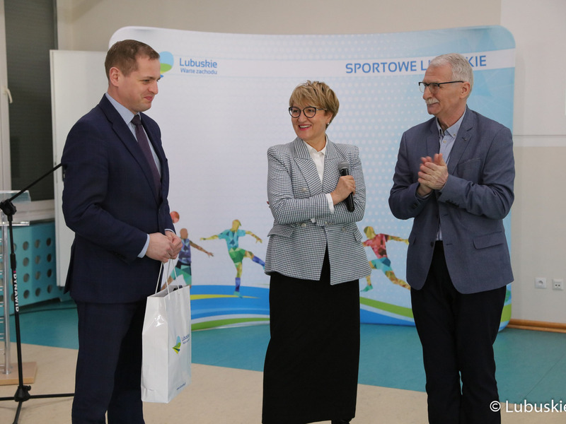 W Wojewódzkim Ośrodku Sportu i Rekreacji w Zielonej Górze Drzonkowie podsumowano wyniki sportowe dzieci i młodzieży w 2022 r. Oprócz nagród dla lubuskich klubów sportowych przyznano wyróżnienia indywidualne.