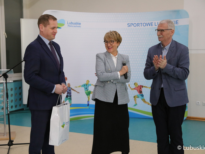 W Wojewódzkim Ośrodku Sportu i Rekreacji w Zielonej Górze Drzonkowie podsumowano wyniki sportowe dzieci i młodzieży w 2022 r. Oprócz nagród dla lubuskich klubów sportowych przyznano wyróżnienia indywidualne.