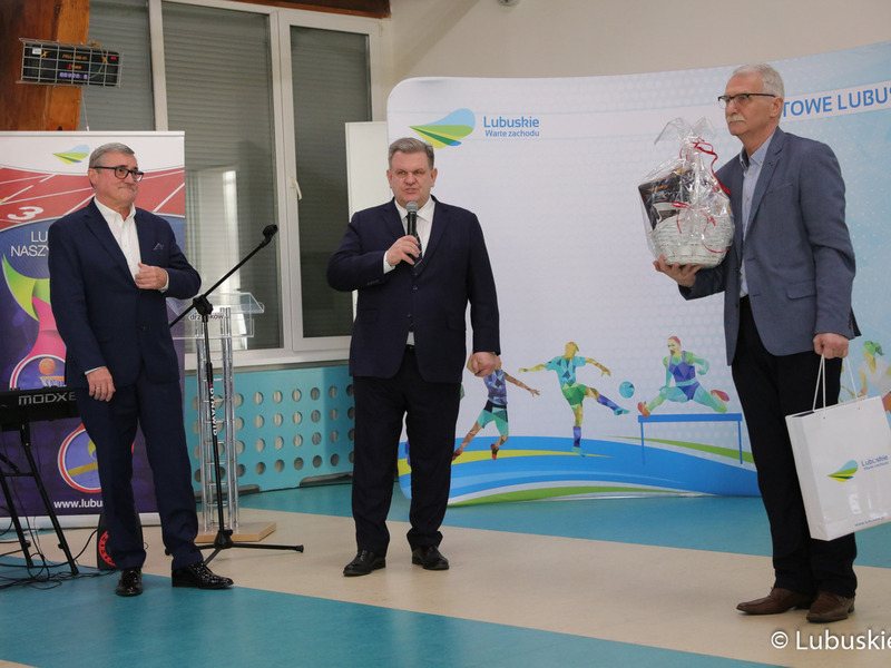 W Wojewódzkim Ośrodku Sportu i Rekreacji w Zielonej Górze Drzonkowie podsumowano wyniki sportowe dzieci i młodzieży w 2022 r. Oprócz nagród dla lubuskich klubów sportowych przyznano wyróżnienia indywidualne.