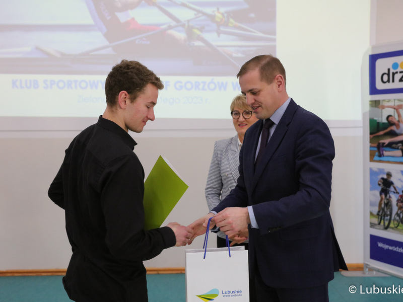 W Wojewódzkim Ośrodku Sportu i Rekreacji w Zielonej Górze Drzonkowie podsumowano wyniki sportowe dzieci i młodzieży w 2022 r. Oprócz nagród dla lubuskich klubów sportowych przyznano wyróżnienia indywidualne.