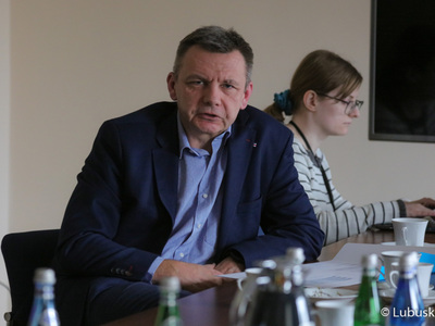 Wiceprezes gorzowskiego szpitala Robert Surowiec podczas obrad Lubuskiej Rady Zdrowia
