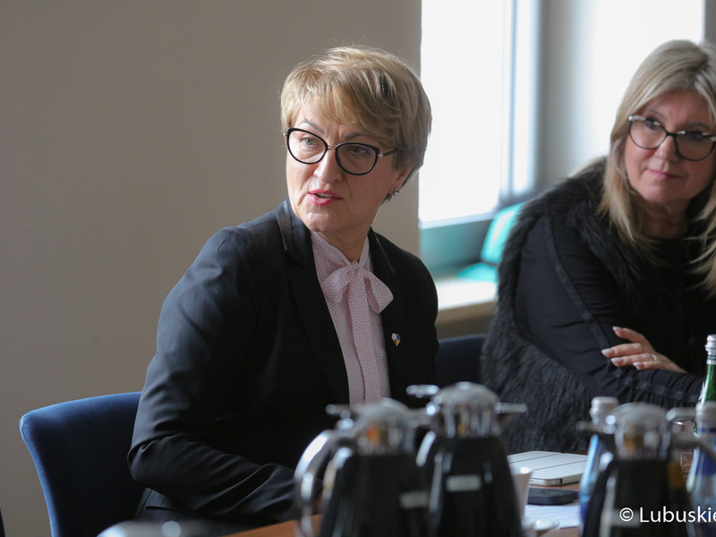 Marszałek Elżbieta Anna Polak podczas obrad Lubuskiej Rady Zdrowia