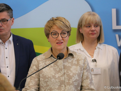 Marszałek Elżbieta Anna Polak na konferencji prasowej inaugurującej kampanię „Tak dla Lubuskiego Centrum Onkologii”. 