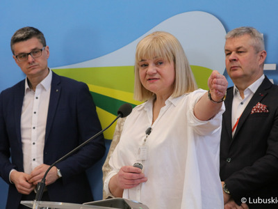 Małgorzata Turonek, kierownik Centralnej Sterylizatorni Szpitala Uniwersyteckiego w Zielonej Górze podczas konferencji prasowej inaugurującej kampanię „Tak dla Lubuskiego Centrum Onkologii”. 