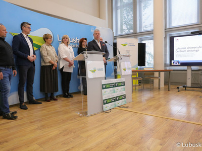 Uczestnicy konferencji prasowej inaugurującej kampanię „Tak dla Lubuskiego Centrum Onkologii”. 