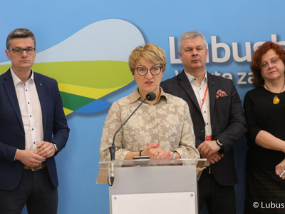 Marszałek Elżbieta Anna Polak na konferencji prasowej inaugurującej kampanię „Tak dla Lubuskiego Centrum Onkologii”. 