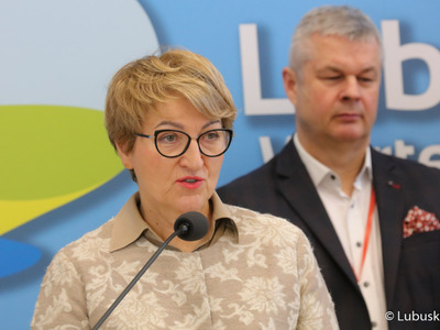 Marszałek Elżbieta Anna Polak na konferencji prasowej inaugurującej kampanię „Tak dla Lubuskiego Centrum Onkologii”. 