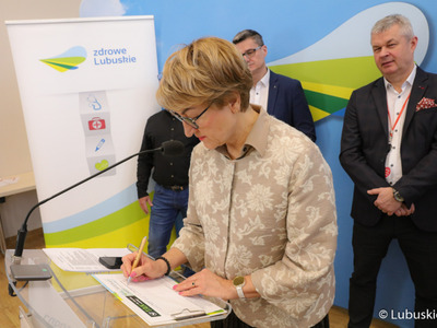 Uczestnicy konferencji prasowej inaugurującej kampanię „Tak dla Lubuskiego Centrum Onkologii”. 