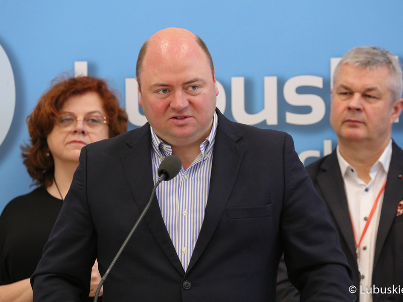 Dr hab. n. med. Paweł Golusiński, prof. UZ, kierownik Katedry Otolaryngologii i Chirurgii Szczękowo-Twarzowej Szpitala Uniwersyteckiego w Zielonej Górze podczas konferencji prasowej inaugurującej kampanię „Tak dla Lubuskiego Centrum Onkologii”.