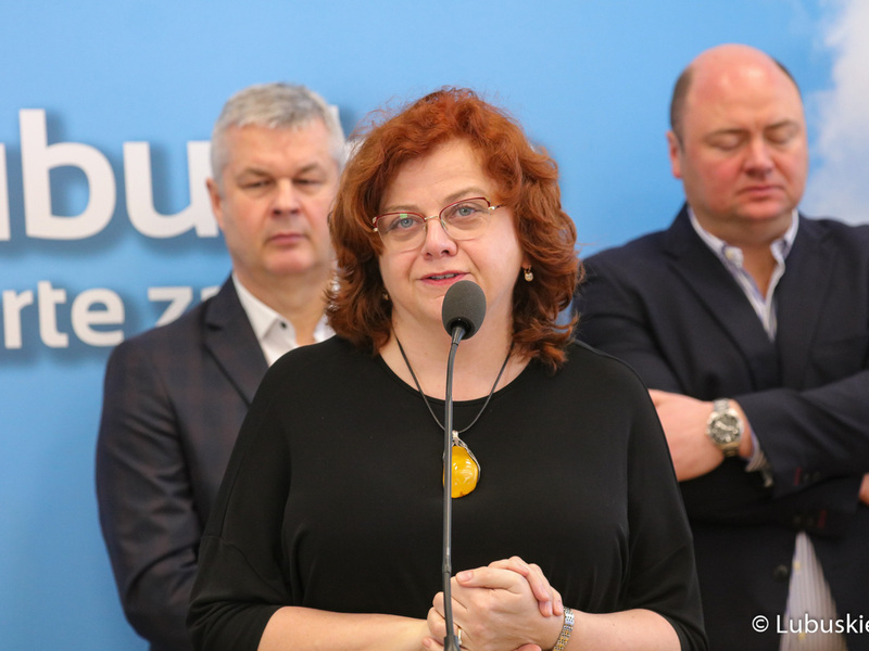 Dr n. med. Róża Poźniak-Balicka, kierownik Klinicznego Oddziału Radioterapii Szpitala Uniwersyteckiego w Zielonej Górze  podczas konferencji prasowej inaugurującej kampanię „Tak dla Lubuskiego Centrum Onkologii”.